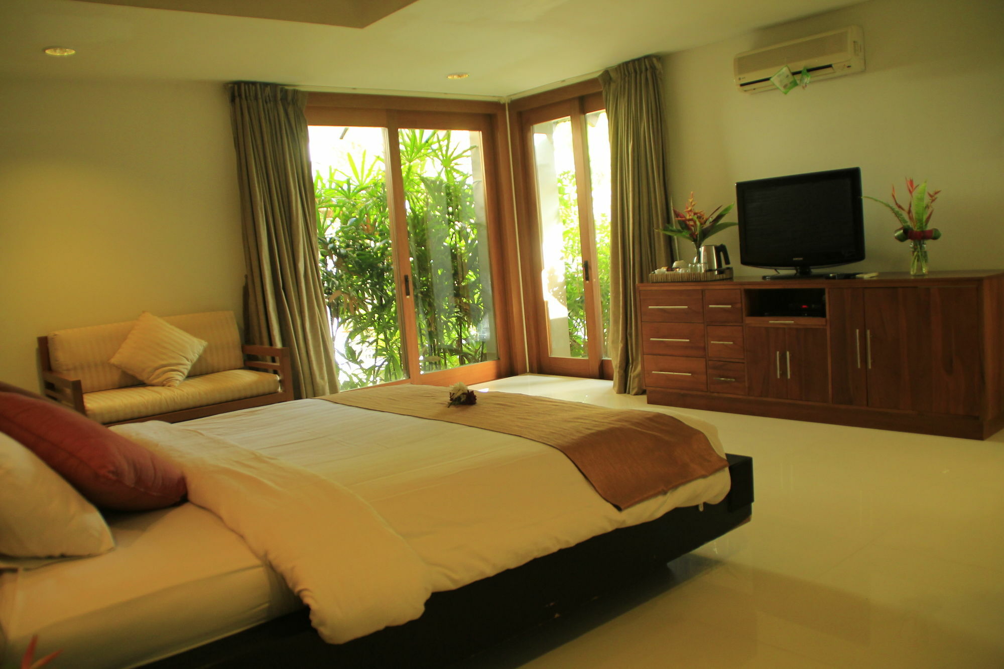 Villa Hening Jimbaran Экстерьер фото