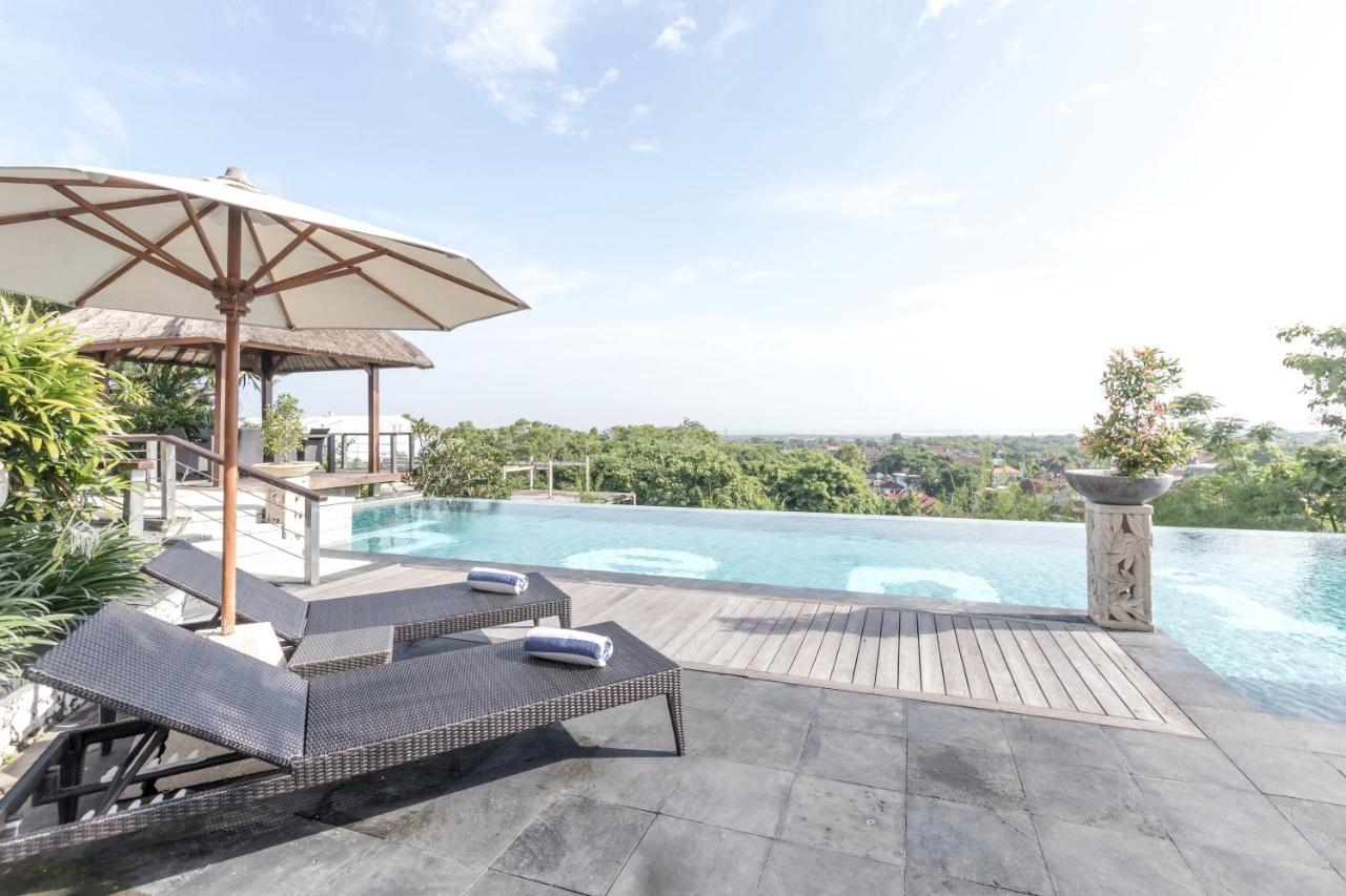 Villa Hening Jimbaran Экстерьер фото
